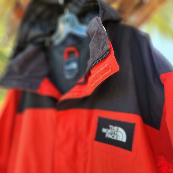 The North Face Snowboarding/Skiing HyVent 3-in-1 Jacket XL-RED/BLACK - Picture 3 of 9